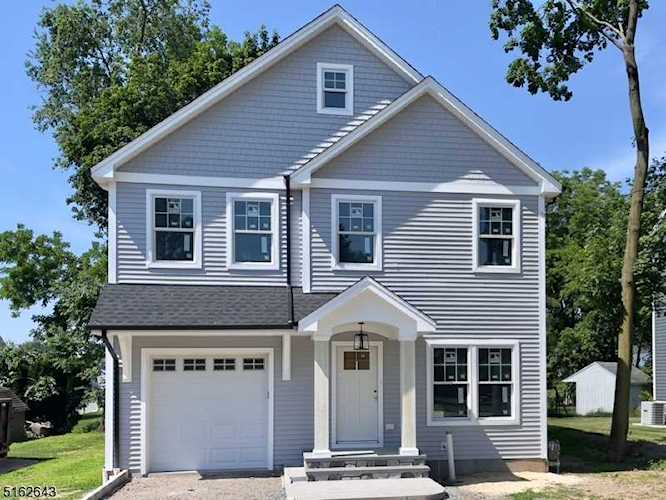 26 Emanuel St East Hanover Twp., NJ 07936