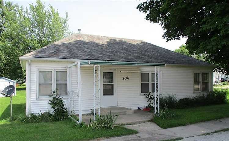 204 E Franklin St Roachdale, IN 46172
