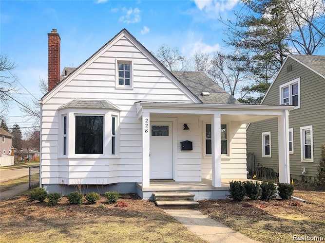 228 N Altadena Ave Royal Oak, MI 48067 | MLS 2220023710 Photo 1