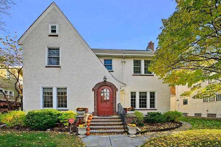 164 Montrose Place Saint Paul, MN 55104