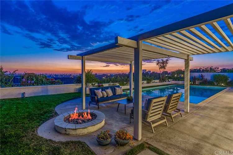 1543 Sandcastle Dr Corona Del Mar, CA 92625