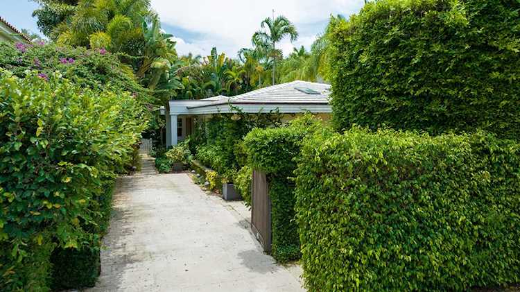 422 Australian Avenue Palm Beach, FL 33480
