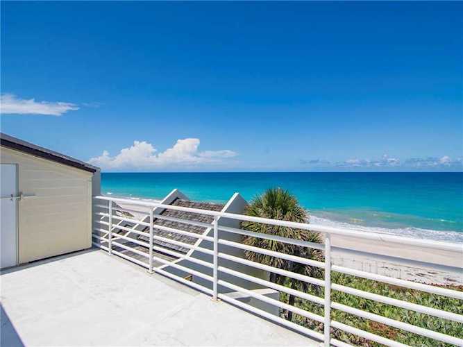 8444 Oceanside Dr Indian River Shores, FL 32963