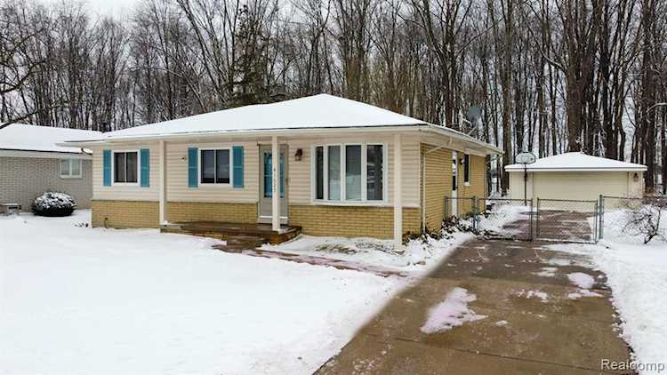 41625 Coulon Dr Clinton Twp, MI 48038 | MLS 2220007314 Photo 1