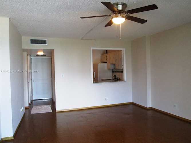 100 Bayview Dr #530 Sunny Isles Beach, FL 33160