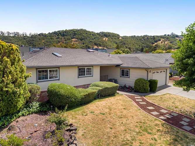 9 Esmeyer Drive San Rafael, CA 94903