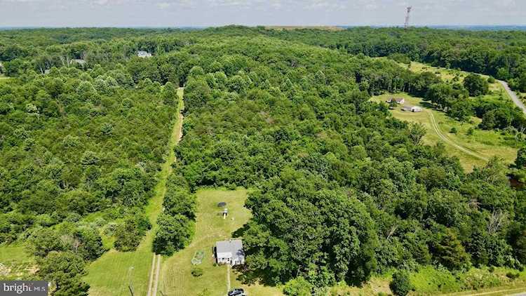 20638 Gleedsville Rd Leesburg, VA 20175