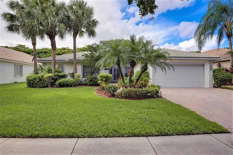 7745 Royale River Lane Lake Worth Beach, FL 33467