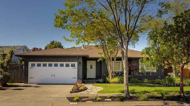 236 Golden Hind Passage Corte Madera, CA 94925 | MLS 322063042 Photo 1