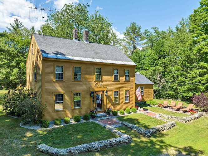 15 Tibbetts Rd Wolfeboro, NH 03894
