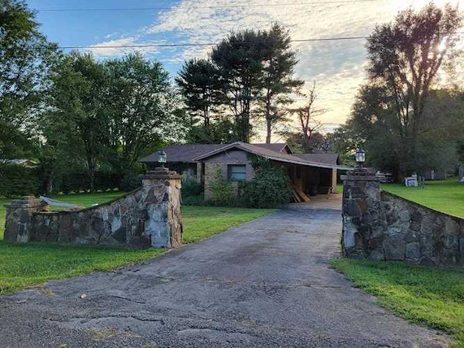 147 Bessie Brown Rd. Sparta, TN 38583 MLS 207096