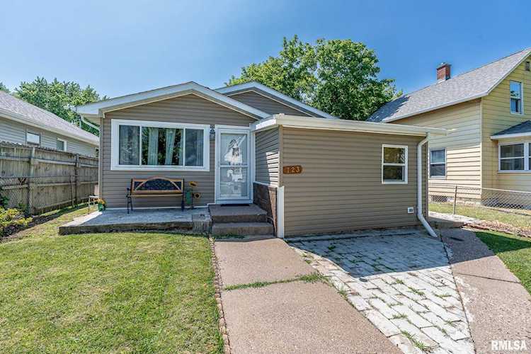 723 22nd St East Moline, IL 61244