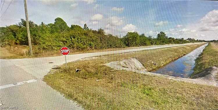 1600 Moore Ave Lehigh Acres, FL 33972 | MLS 222051492 Photo 1