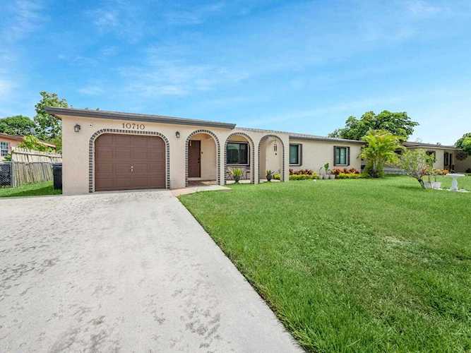 10710 Ember Street Boca Raton, FL 33428