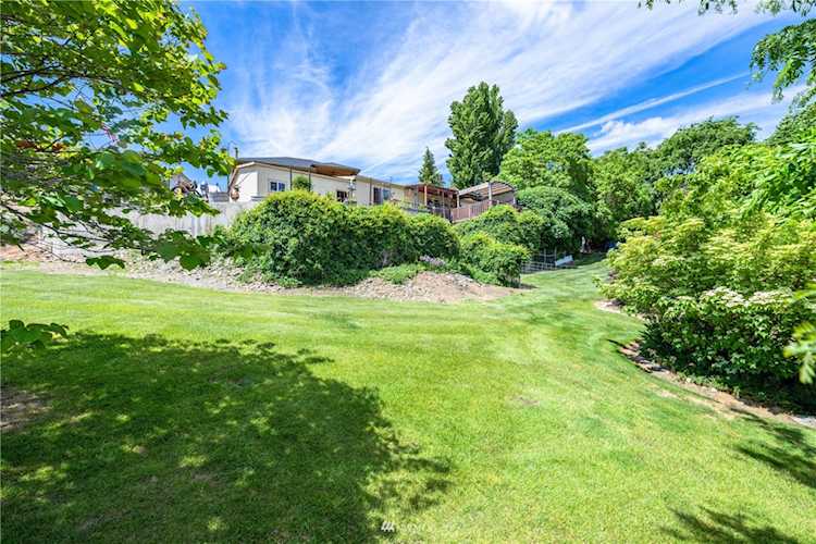 2573 Auvil Ave Entiat, WA 98822