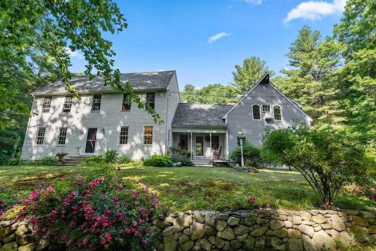 MLS#:73008094 Mendon, 65 Neck Hill Rd, MA, home for sale Photo 1