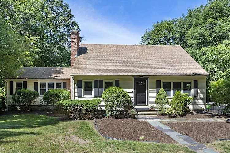 356 Walnut St Shrewsbury, MA 01545