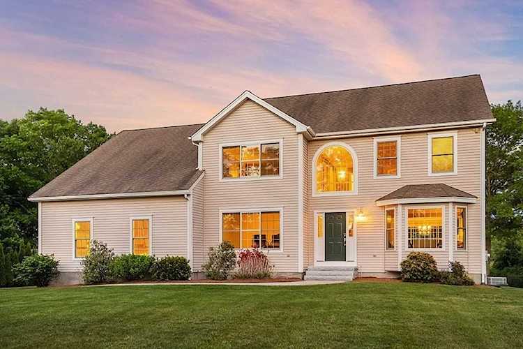 96 Grist Mill Rd Littleton, MA 01460
