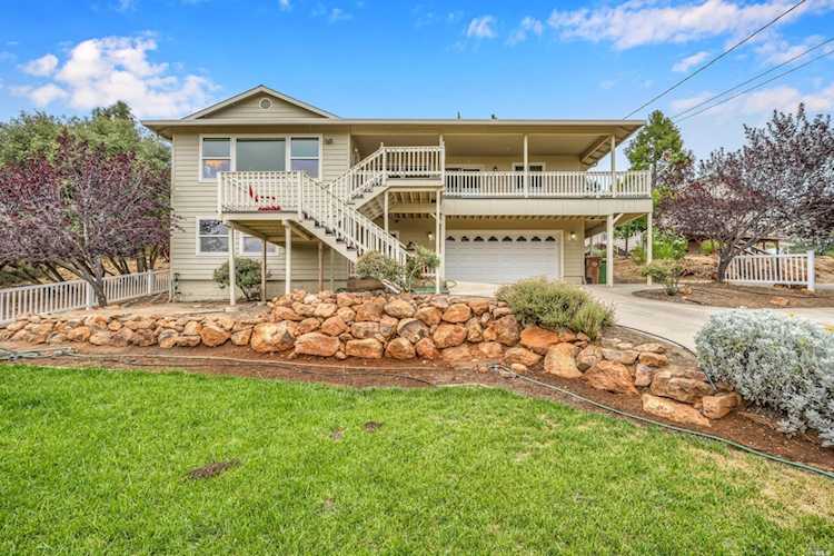 16524 Crescent Court Hidden Valley Lake, CA 95467 | MLS 322063582 Photo 1