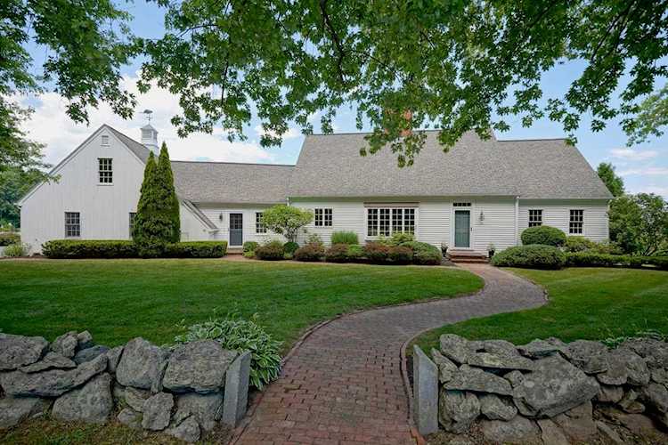 19 Sea Rd Rye, NH 03871