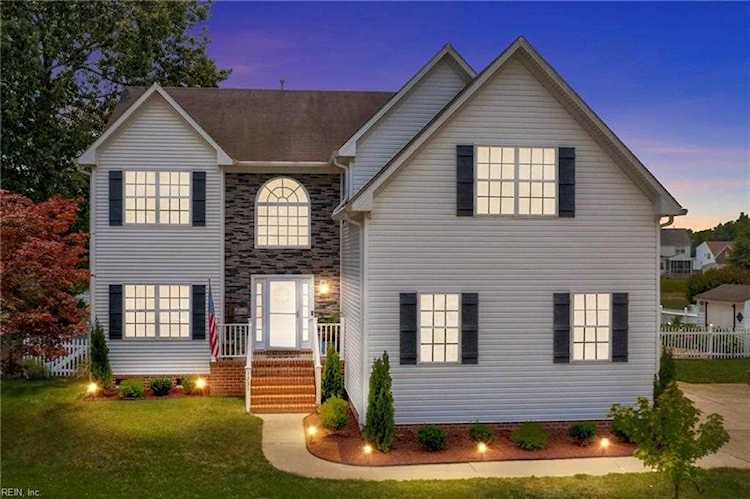 1231 Graver Ln Chesapeake, VA 23322 home for sale, MLS#10445088 - Crescas Real Estate Photo 1