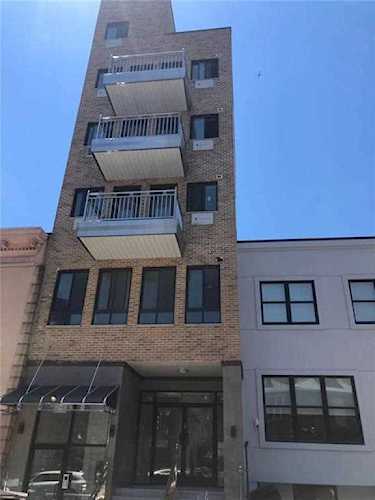 982 50th St #3A Brooklyn, NY 11219