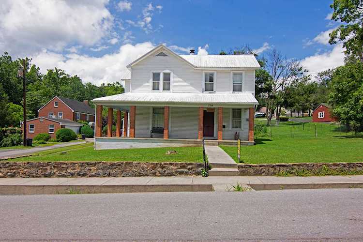 378 Pocahontas Ave Ronceverte, WV 24970