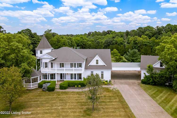 494 Cedar Place Dr Shepherdsville, KY 40165