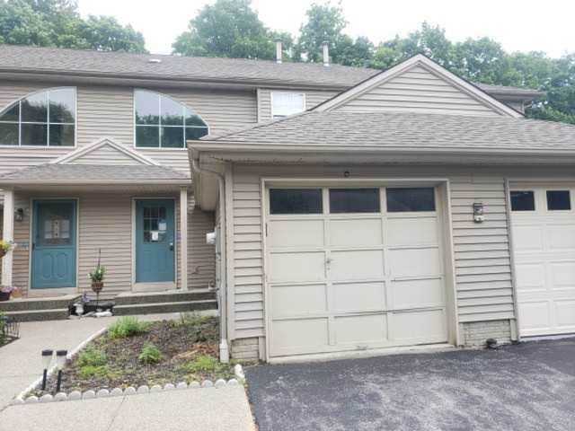 205 Crestwood Ct Fishkill, NY 12524