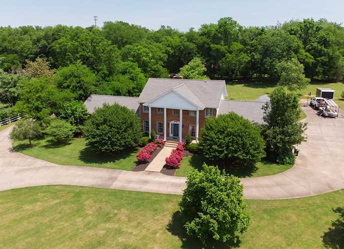 2105 Cages Bend Road Gallatin, TN 37066