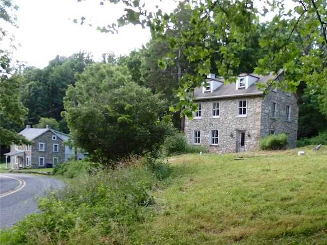 90 Crow Hill Rd Barto, PA 19504