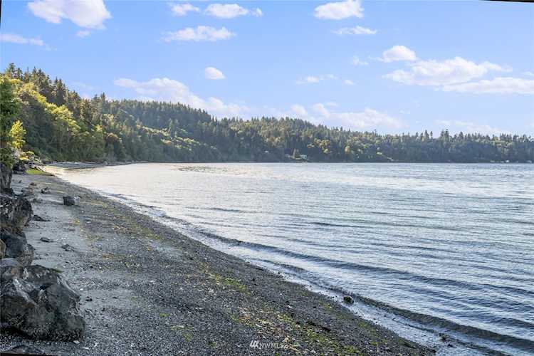 9807014024 Glen Acres Rd SW800 - Vashon IslandVashonNothing says 'Home Sweet Home' quite like having your own waterfront paradise on Puget Sound. The...King1964239WAhome for saleGlen Acres Photo 1