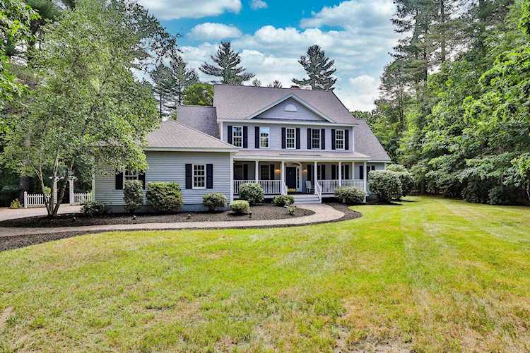 38 Iron Works Ln Hollis, NH 03049