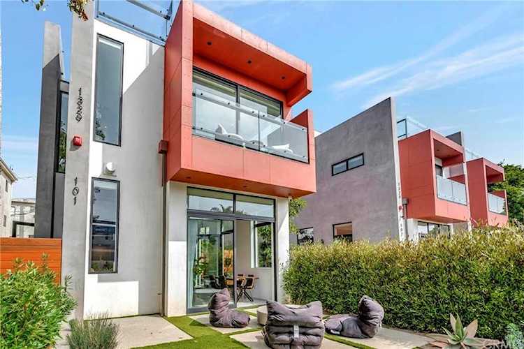 1329 California Ave #101 Santa Monica, CA 90403