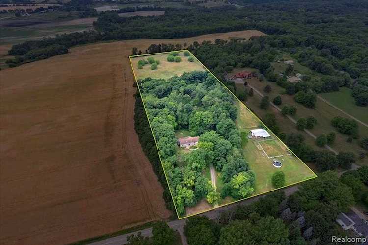 10010 Sand Lake Hwy Cambridge Twp, MI 49265