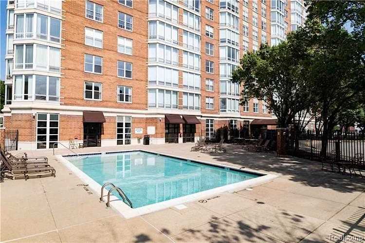 250 E Harbortown Dr #1106 Detroit, MI 48207 | MLS 2210073264 Photo 1