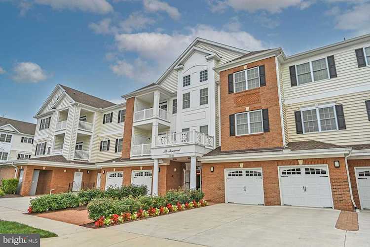 15130 Heather Mill Ln #201 Haymarket, VA 20169 | MLS VAPW2029776 Photo 1