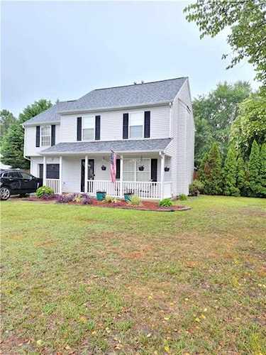1735 Emerald Sea Dr Chesapeake, VA 23323