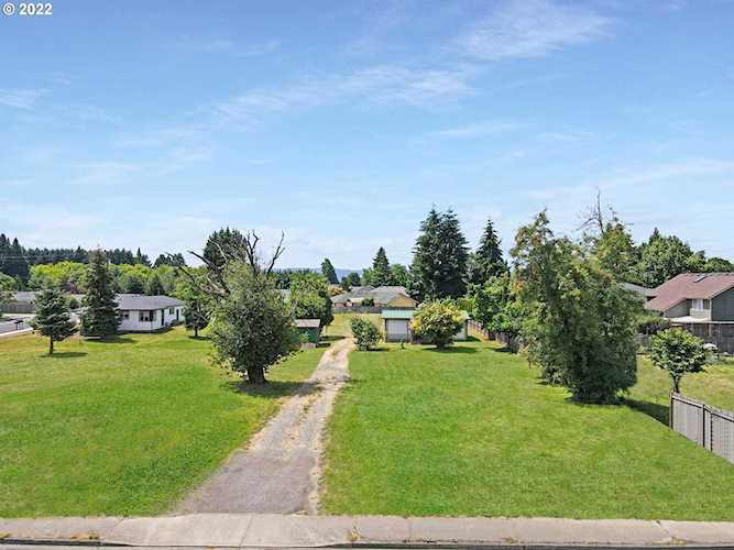 12716 NW 36th Ave Vancouver, WA 98685