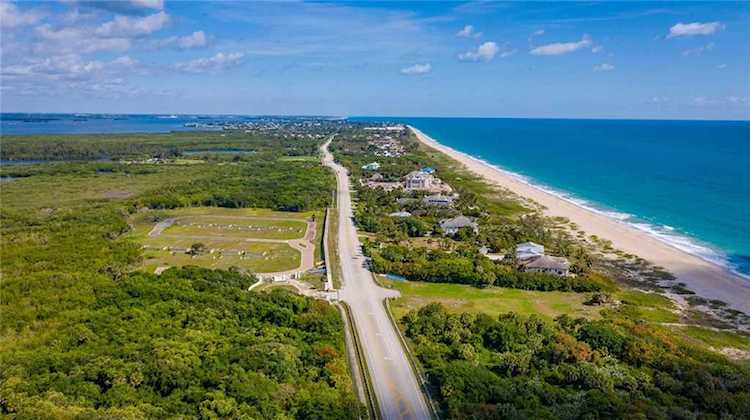 205 Round Island Place Hutchinson Island, FL 34949