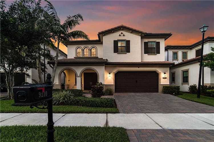 9210 Meridian Dr. E Parkland, FL 33076