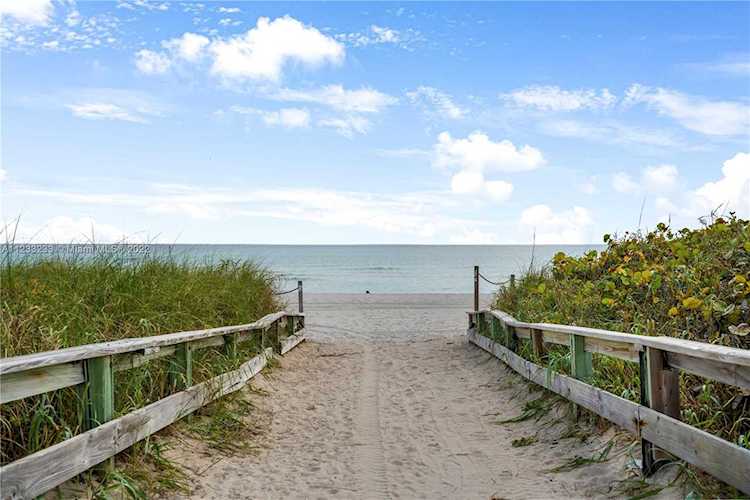 8233 Harding Ave #503 Miami Beach, FL 33141