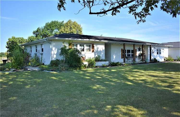 10332 N County Road 800 East Brownsburg, IN 46112 | MLS 21869509 Photo 1