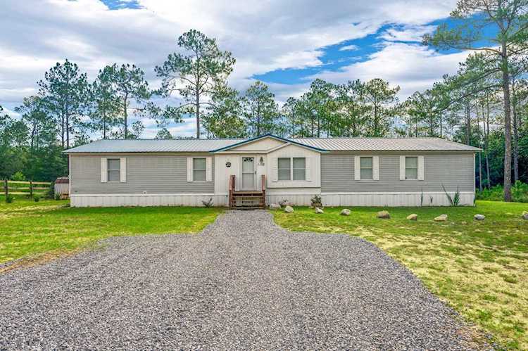 1102 Girl Scout Road Defuniak Springs, FL 32433