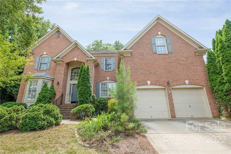 8416 Wren Creek Dr in Charlotte, NC Photo 1