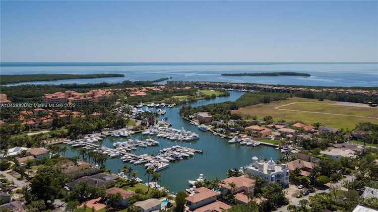6275 Dolphin Dr Coral Gables, FL 33158