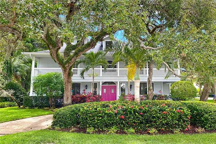 1124 Indian Mound Trl Vero Beach, FL 32963