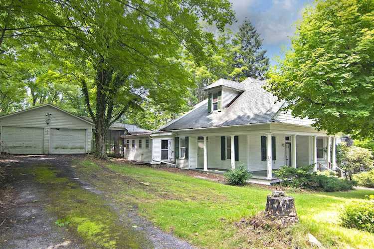 218 Chestnut St Lewisburg, WV 24901