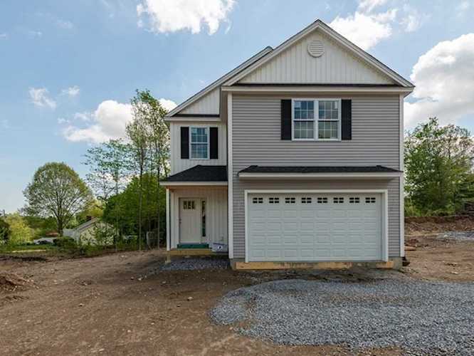 17 Tucker St #3 in Pepperell, MA - Century 21 New England Photo 1