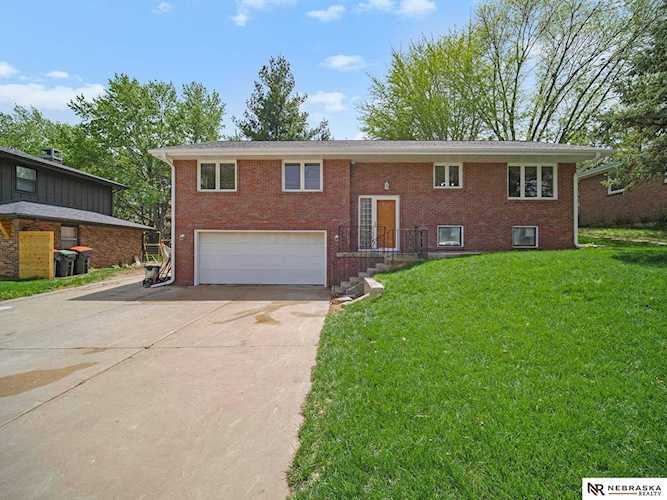 6421 Skylark Ln Lincoln, NE 68516 | MLS 22212796 Photo 1